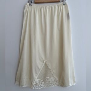 VINTAGE La Loire Half Slip Cream Colour Lace Inset Front Hem Lingerie Feminine